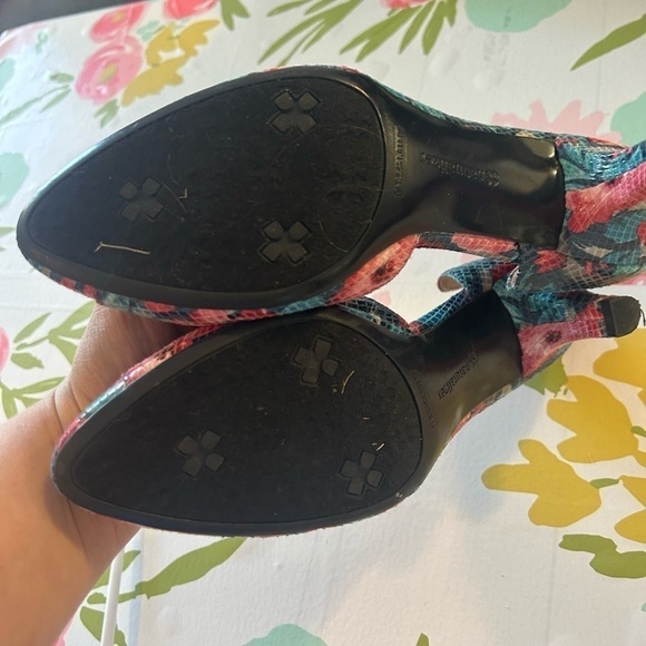 Neutralizers, ladies, size 10 floral high heels, snake, skin, print - Picture 9 of 10